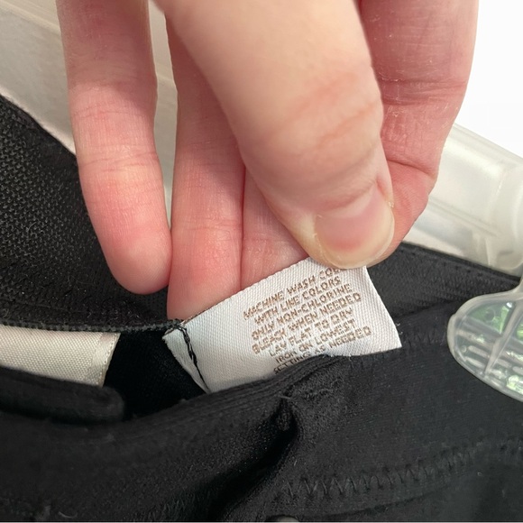 CHICO'S 0 SHORT Ponte Zip 5 Pocket Pants Black Pants and/or Jeggings 4 SHORT 4S - Picture 11 of 16